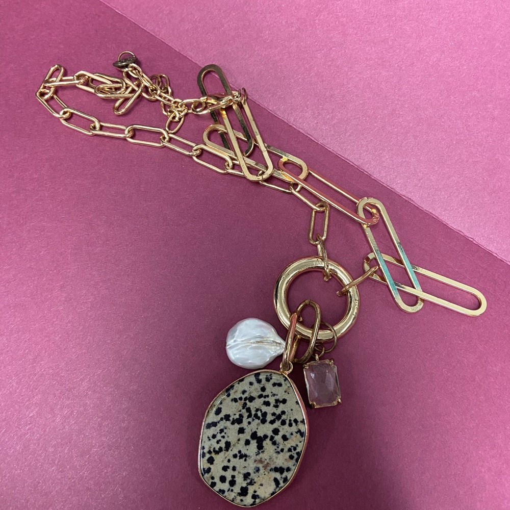 Gold Bold pendant necklace